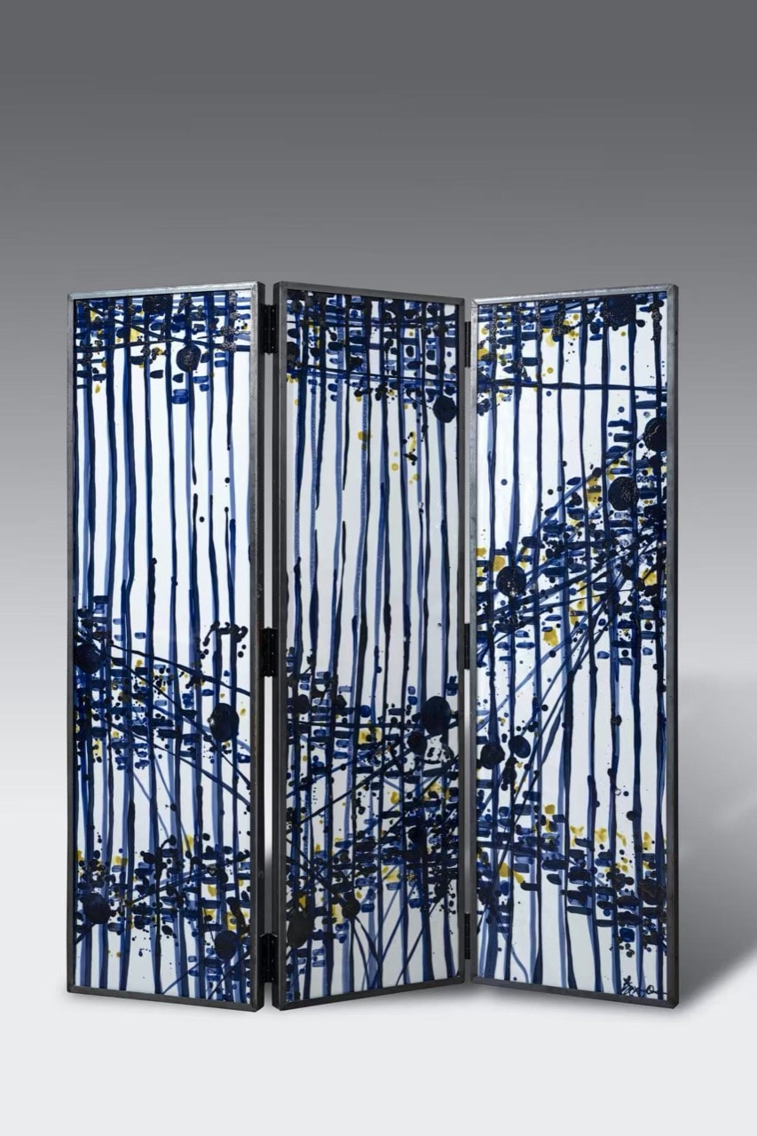 Blue-and-white linear three-panel porcelain screen